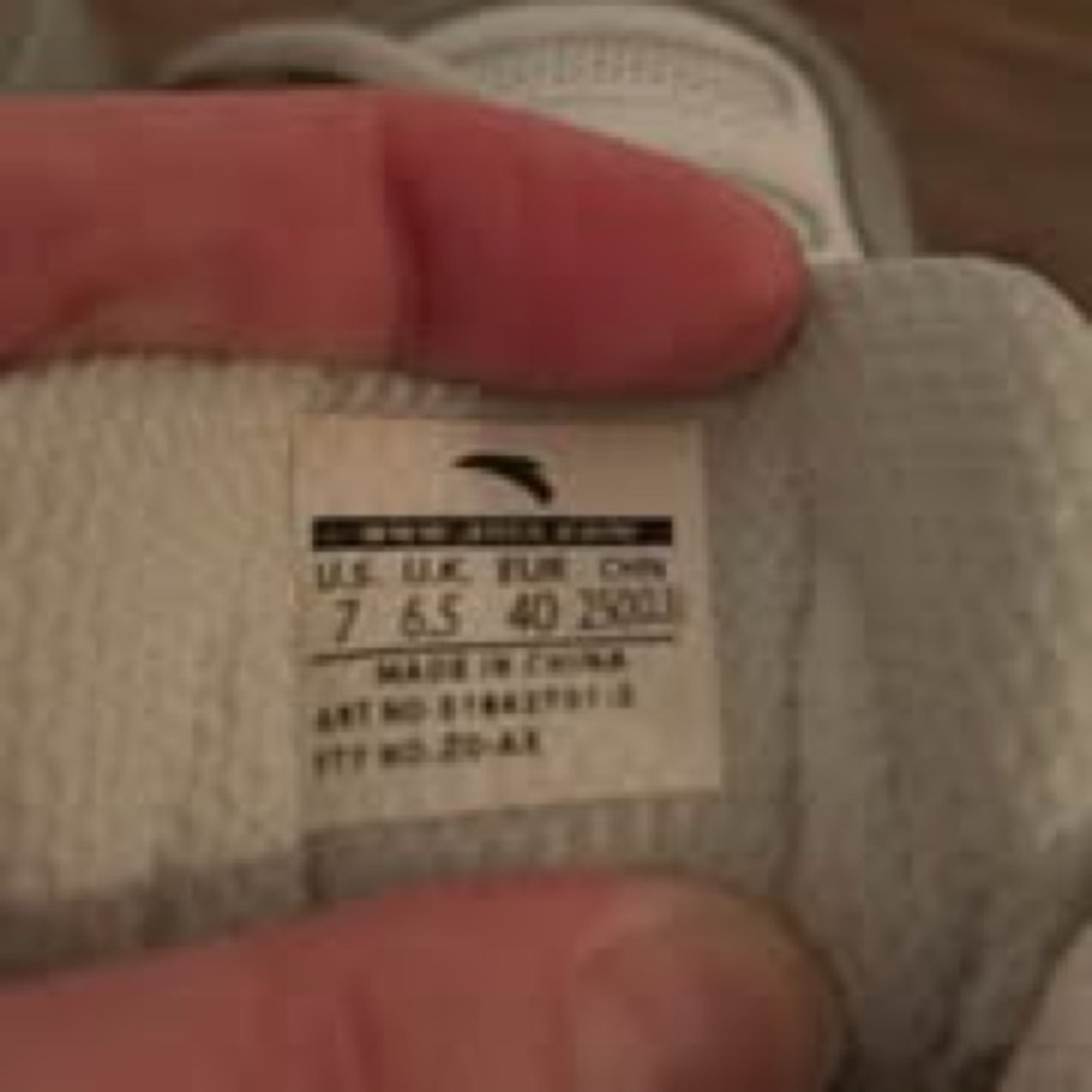 White fencing shoes, men’s size 7/Euro 40